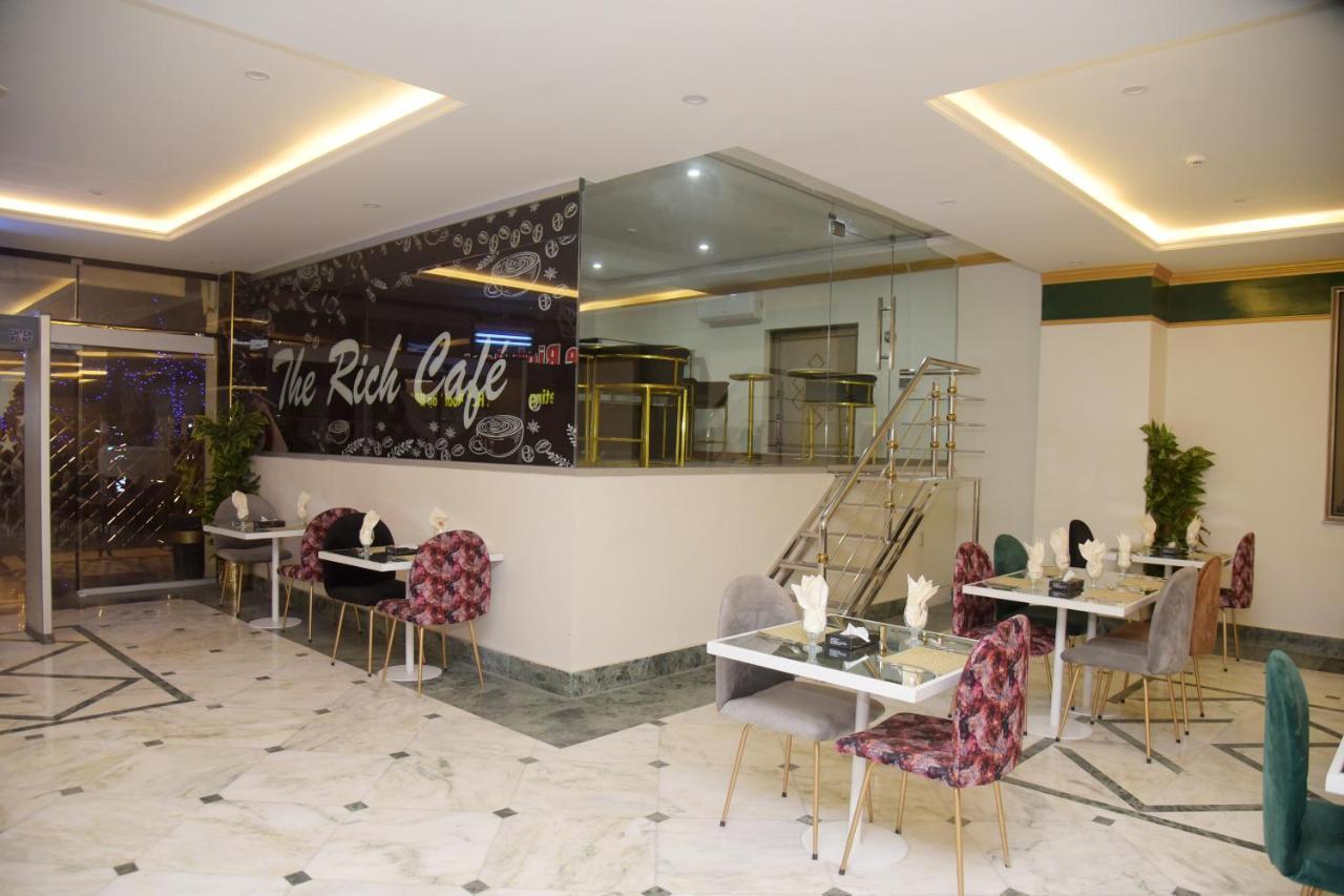 The Rich Hotel & Apartments Lahore Exterior foto