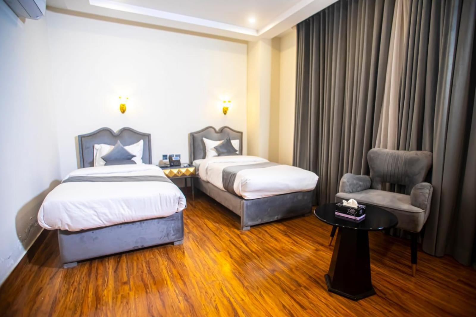 The Rich Hotel & Apartments Lahore Exterior foto